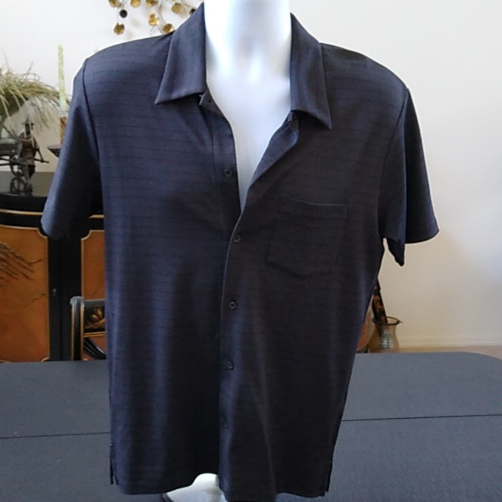 Short sleeve light weight DKNY button down